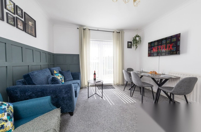 Room 3, Spacious 4BR Newcastle Home Sleeps 7, North Tyneside