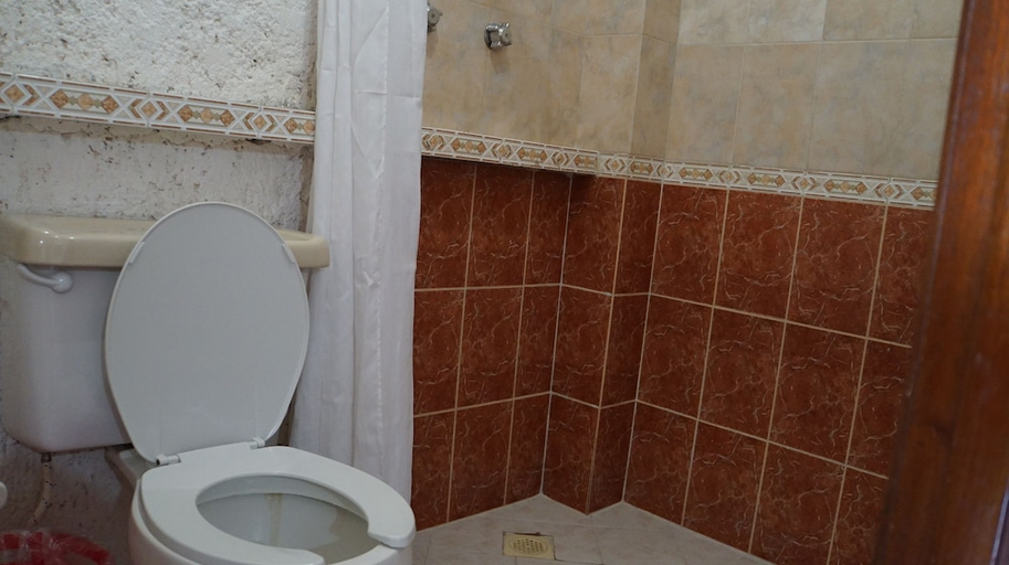 Bathroom 4, Hotel Tankah, Isla Mujeres