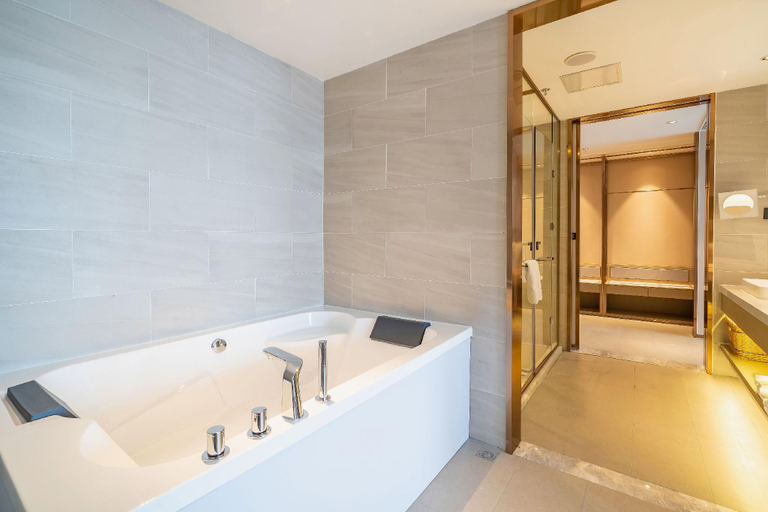 Bathroom 3, Lavande Hotel Dongyang Renmin Road Jiangbei, Jinhua