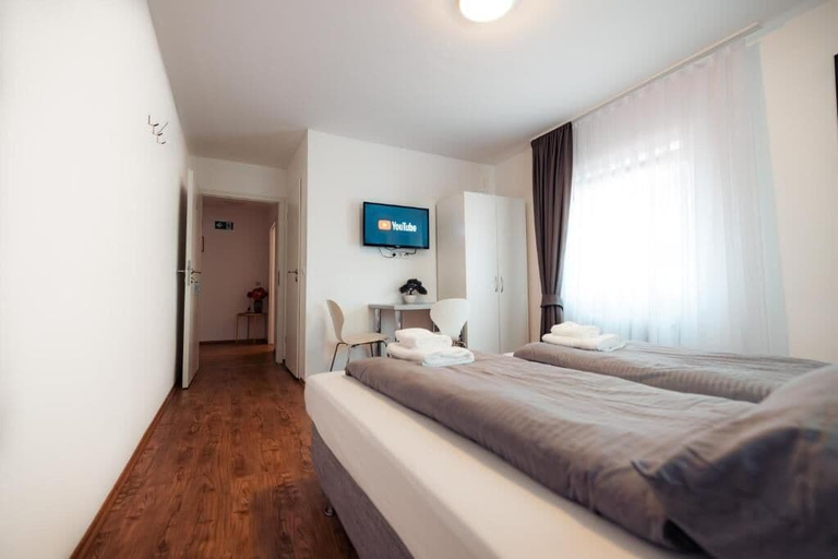 Bedroom 2, Hotel Three Corners, Lörrach