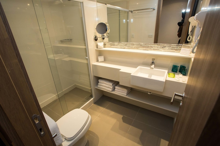Bathroom 4, Petit Rio Hotel, Rio de Janeiro