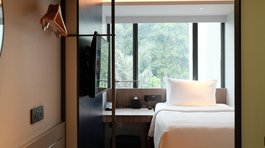 bedroom 12