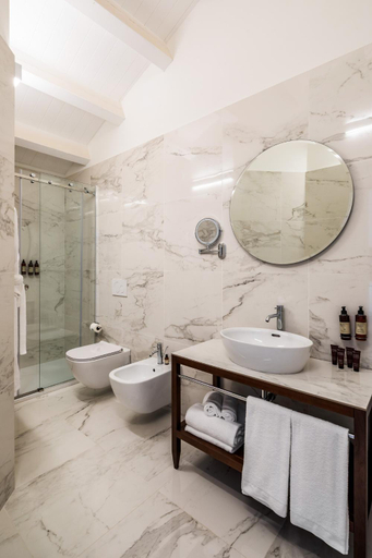 Bathroom 4, Palazzo Artemide - VRetreats, an SLH Hotel, Syracuse