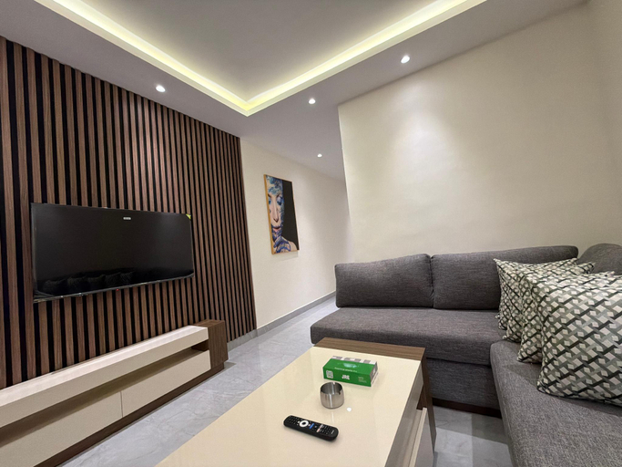 2, 203 JRE apartment with stunning boulevard veiw, Wadi Essier