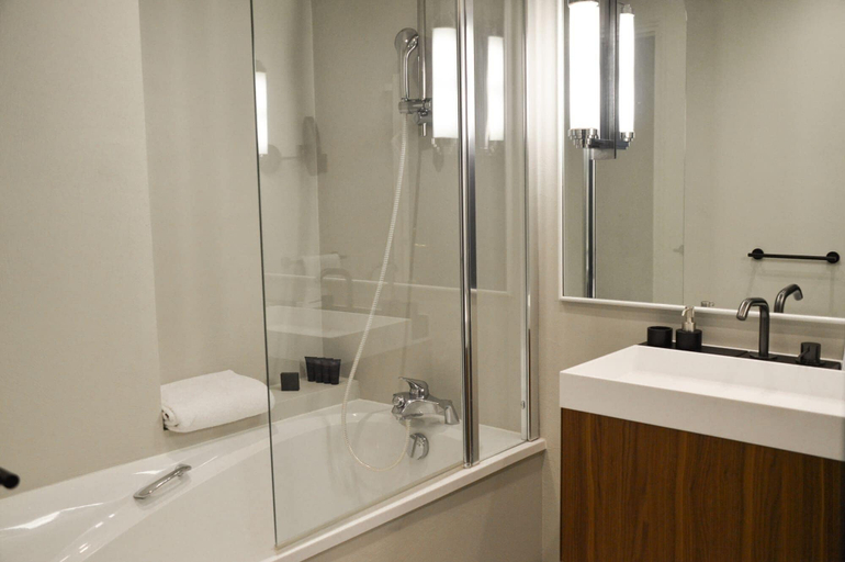 Bathroom 5, Palace de Menthon, Haute-Savoie