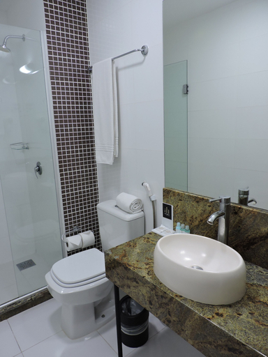 Bathroom 5, Açores Premium, Porto Alegre