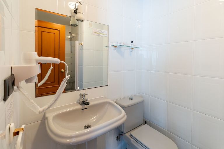 Bathroom 5, Panadeiramar, Pontevedra
