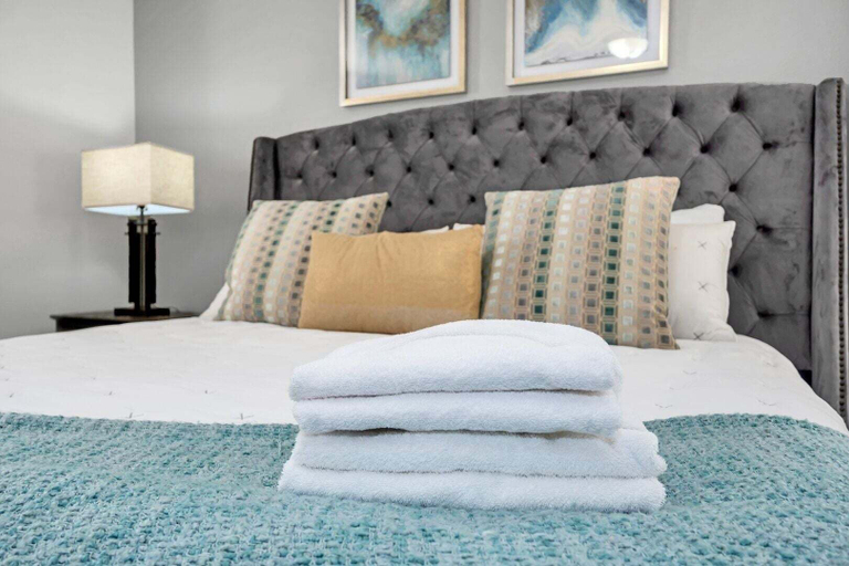 Room 5, Modern Home, Private Pool. Sleeps 15 Ww102, Osceola