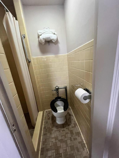 Bathroom, Canfield Hotel, Dubuque