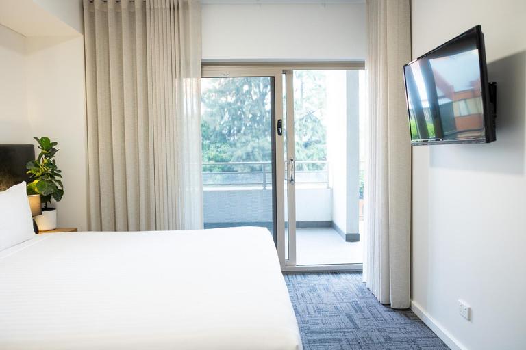 Bedroom 2, Baileys Serviced Apartments, Perth