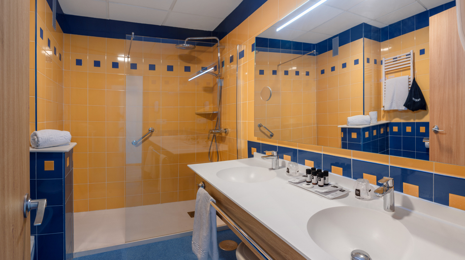 Bathroom 4, Hotel RH Victoria and Spa, Alicante