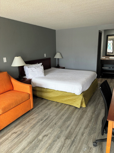 Room 5, Hometown inn, Genesee