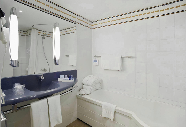 Bathroom 4, A Railway Lodge, Greater Taree