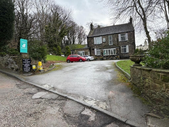Property grounds, Peasehill StMichaels, Leeds