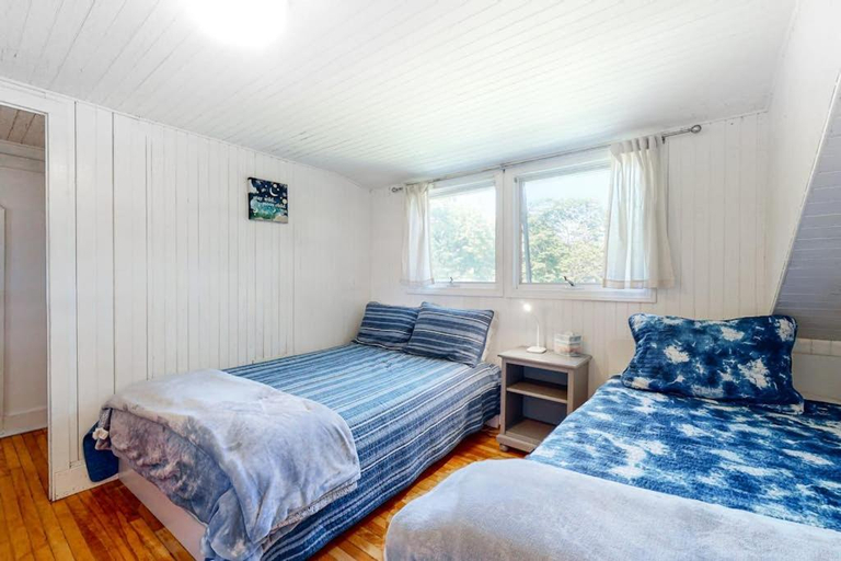 Bedroom 2, Black Cove Cottage, Essex