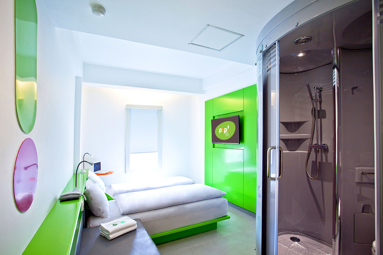 Bedroom, POP HOTEL GUBENG SURABAYA, Surabaya