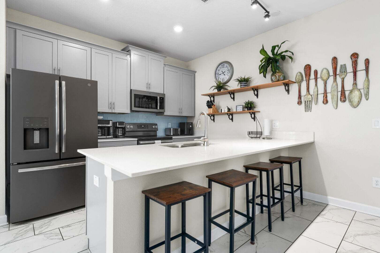 Private kitchen 4, Roomy Family Home-sleeps 16 109, Osceola
