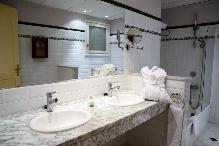 Bathroom 4, Hotel Termes la Garriga, Barcelona