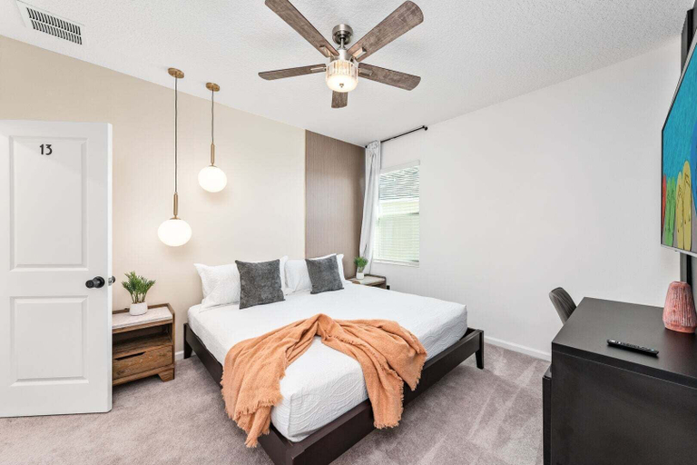 Room 3, Resort-style Living w Private Pool & Amenities, Osceola