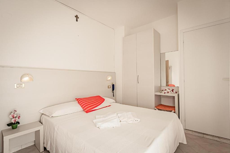 Others 5, Hotel Tre Rose New 2026, Rimini