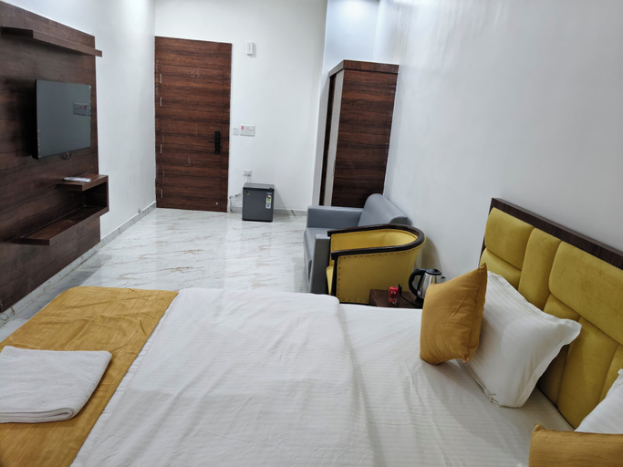 Room 5, THE ROYAL HEIGHT, Nawada