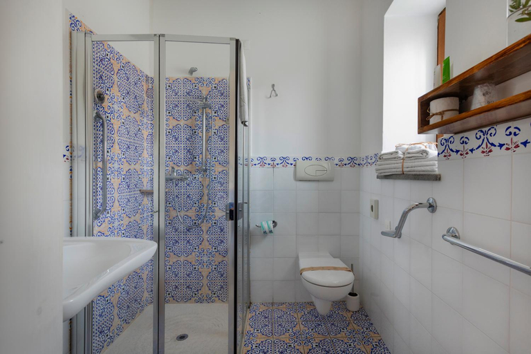 Bathroom 4, I Cinque Balconi, Messina