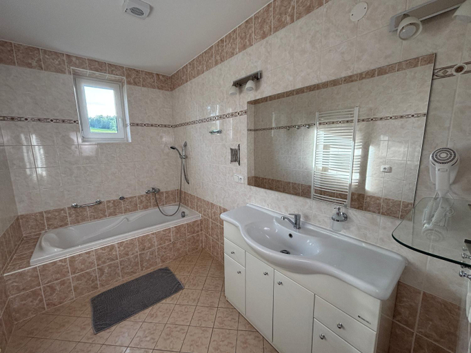 Bathroom 2, Ubytovani Jivka 86, Trutnov