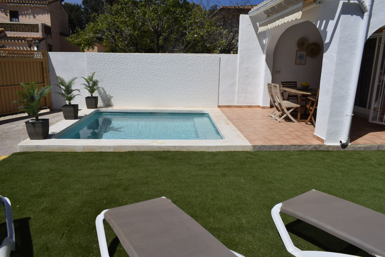 Room 4, 05 Ch3100 in Denia With 3 Bedrooms and 2 Bathrooms, Alicante