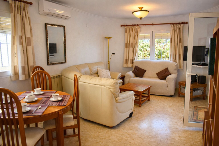 Room 5, Ch1200 in Oliva With 3 Bedrooms and 2 Bathrooms, Valencia