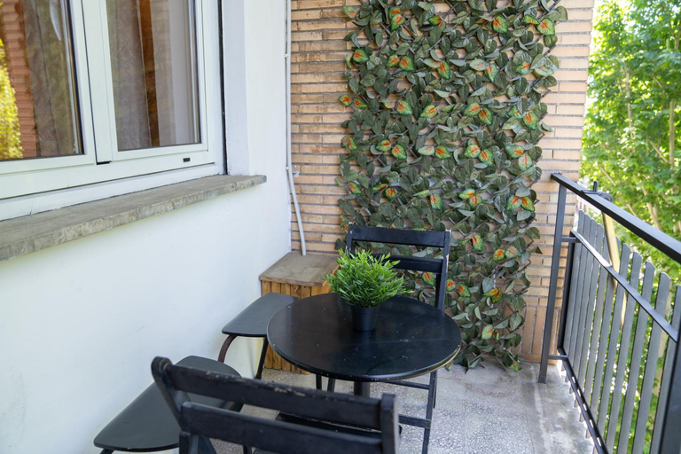 Others 5, G&C's Apartment, Rome