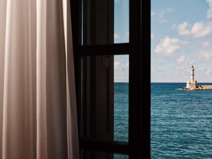 Others 5, Porto Antico, Crete