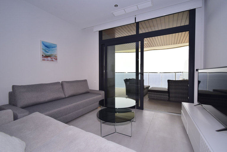 Room 3, Sunset Waves 22-32 in Benidorm, Alicante
