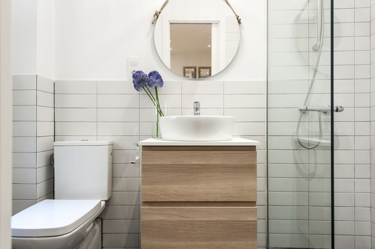 Bathroom 2, Puerta del Sol, Madrid