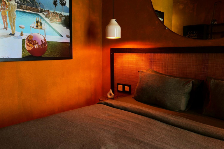 Others 5, Motel Love Song, Badung