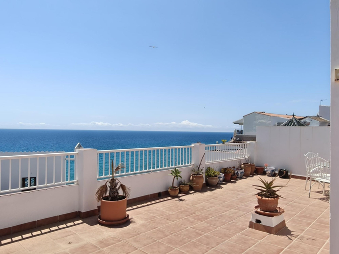 Room 5, Nerja Sun Apartments Carabeo Sea, Málaga