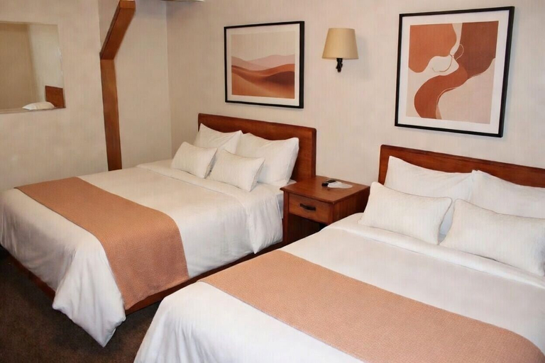 Room 3, Paddle Inn, Saint Louis