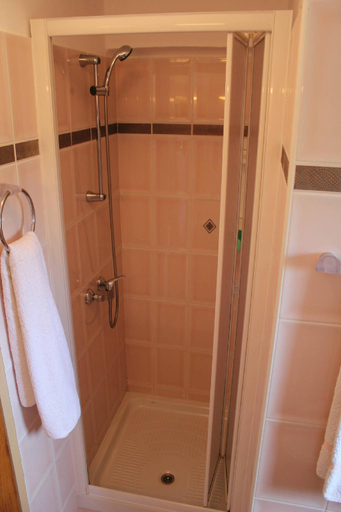 Bathroom 3, Ruza Apartment, Preko