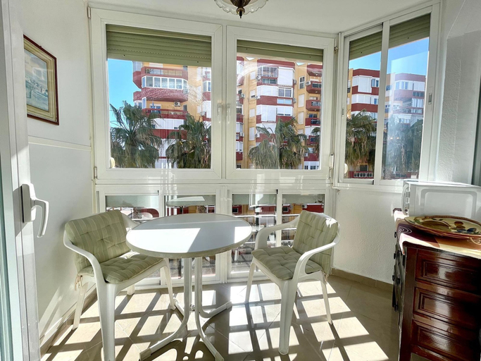 Room 2, Terrasol Plazamar 3-6, Málaga