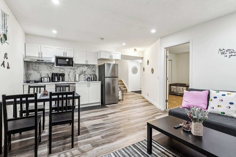Interior 2, Charming Basement Suite With Parking & Laundry, Division No. 6