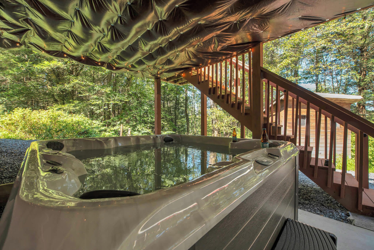 Interior 4, Secluded Log Cabin With Hot Tub, Fire Pit, Game Room, Pike