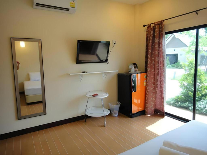 Bedroom 2, Kwankeaw resort, Muang Nakhon Sawan