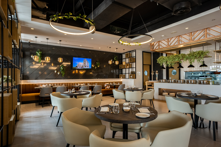 Food & Drinks 4, DAMAC Hills 2 Hotel - Edge by Rotana, Dubai