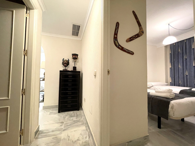 Room 5, Modern 2-bedroom Apartment With Private Underground Parking Lift Access, Málaga