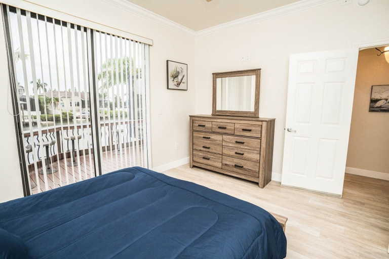 Room 3, Apollos Anchor - 926 Golf Island Dr 5 Bedroom Home, Hillsborough