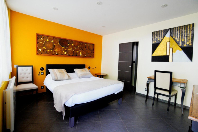 Bedroom 3, Logis Hotel Restaurant Chez Nous, Ain