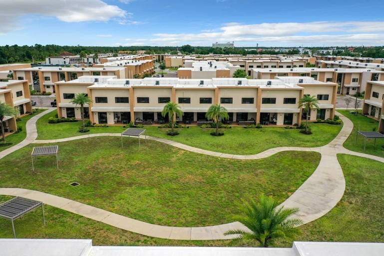 Exterior 4, Bright and Modern Townhome at Magic Village Superb Location, Osceola