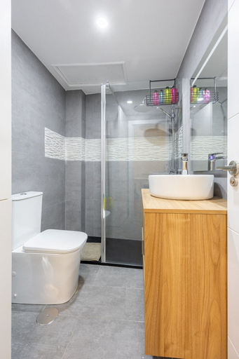 Room 3, Stay in La Latina Stylish Apartment for Work and Study, Madrid