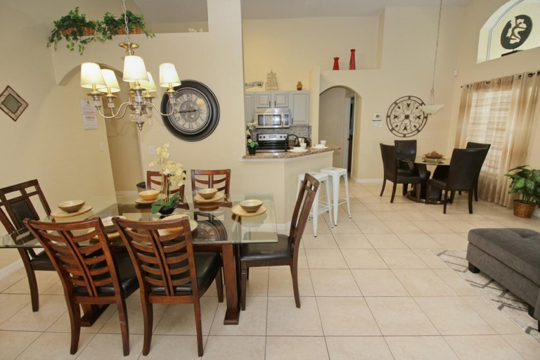 Food & Drinks, Gorgeous 4 Bed Home In Gated Community, Osceola