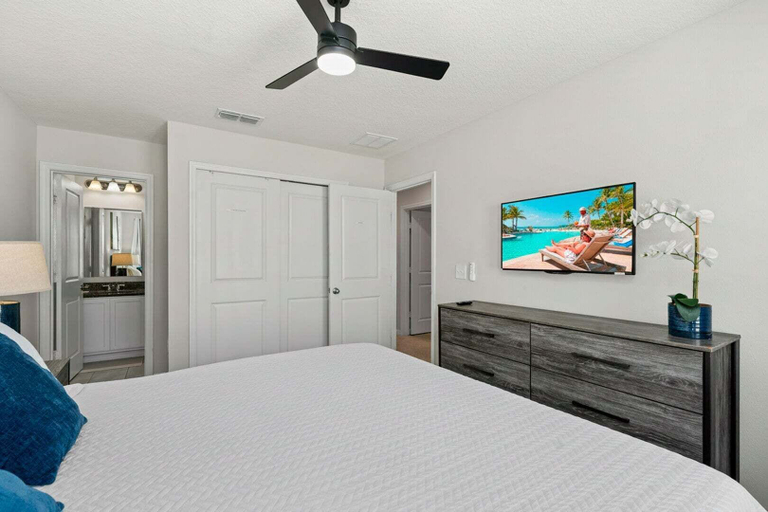 Room 3, Newly Renovated! Charming Challet at Compass Bay, Osceola