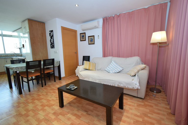 Room 2, DON Paco 5B in Benidorm, Alicante